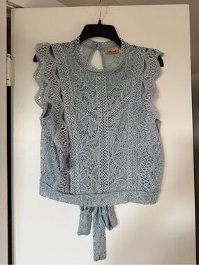 Sleeveless Lace Tie-Back blouse in Pale Blue